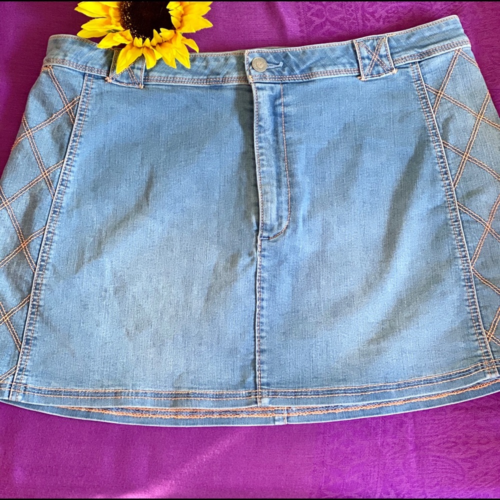 Hollister a-line light wash denim/ jean skirt with back pockets